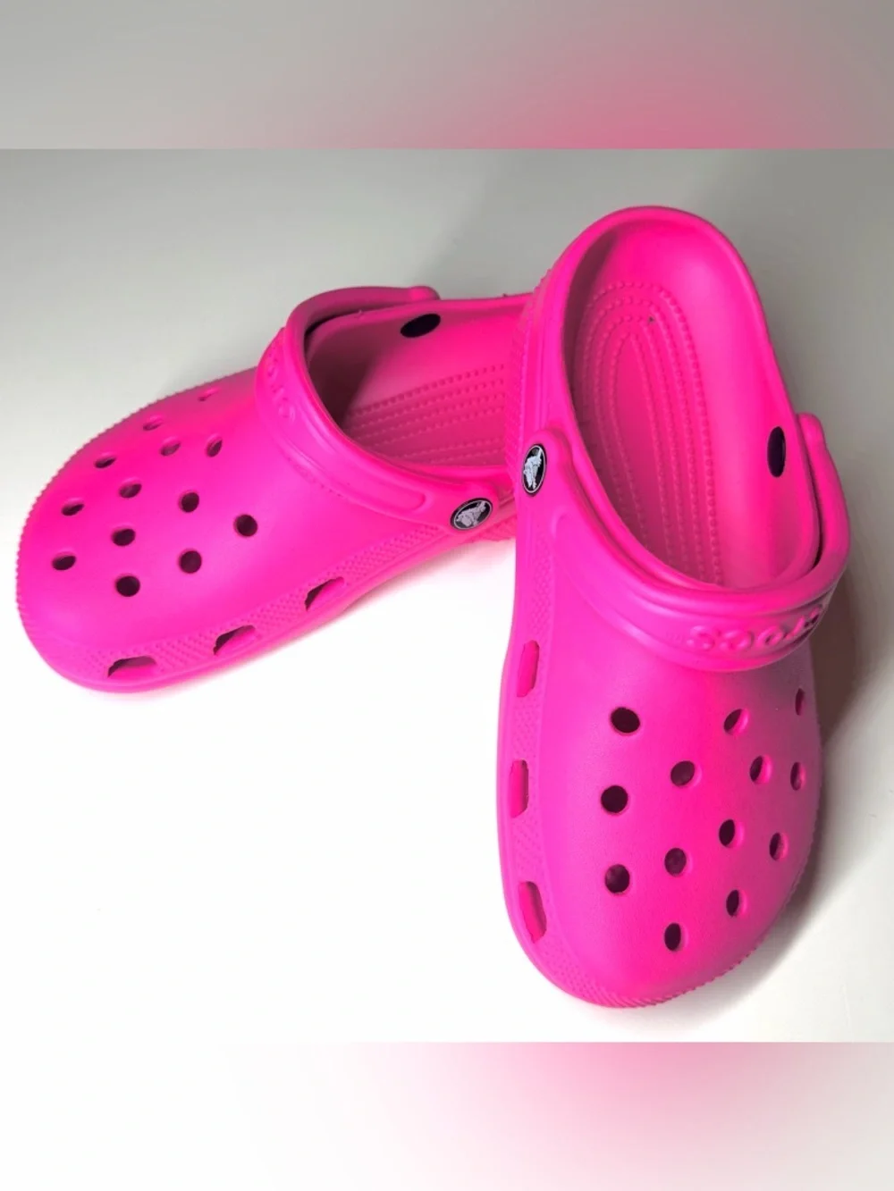 Crocs  Kid's Lightweight Classic Clogs JL3 Crush Pink Size US J- 5